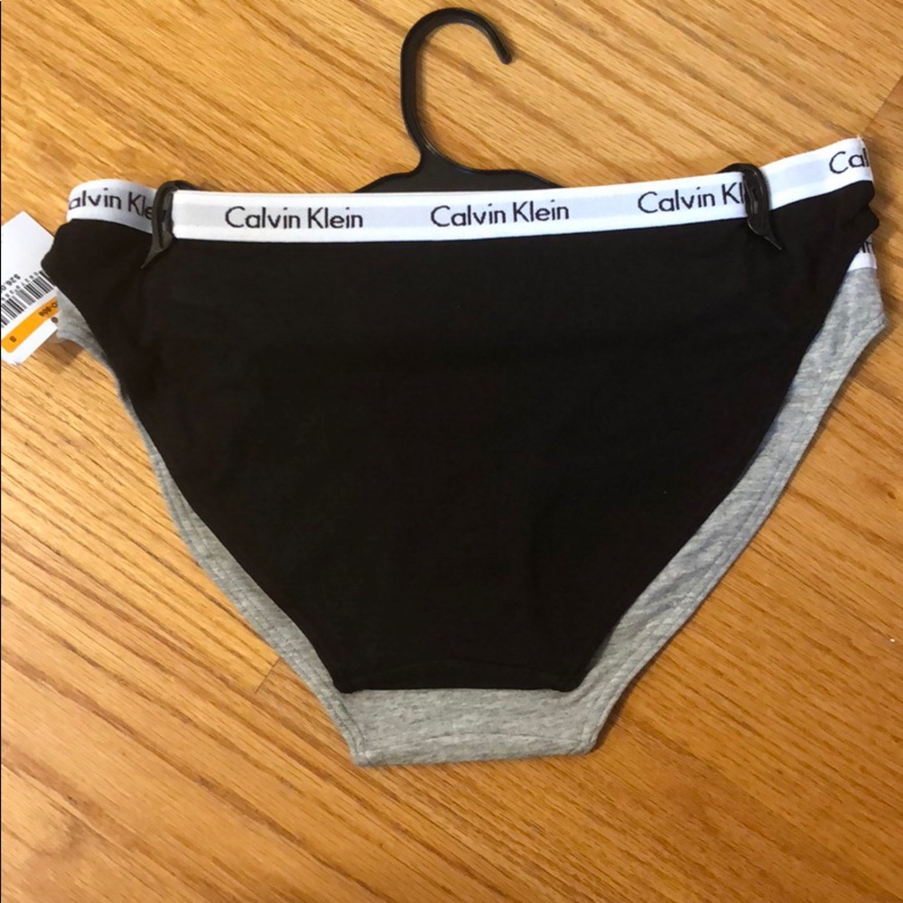 Calvin Klein 2 pack bikinis - Picture 3 of 3